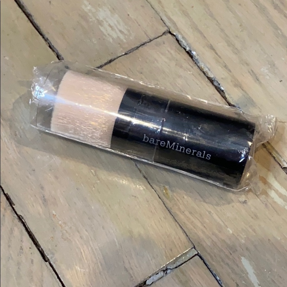 BareMinerals Beautiful Finish Foundation Brush